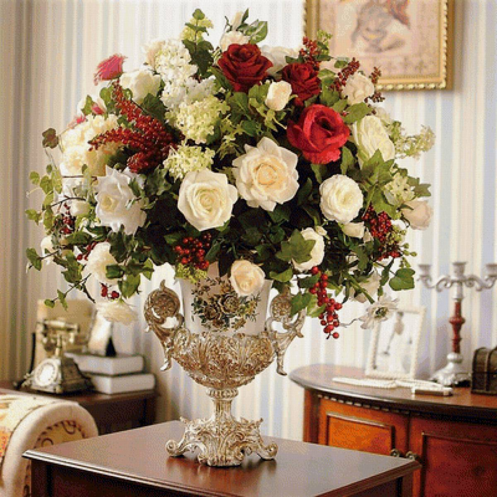 Роскошный букет в вазе