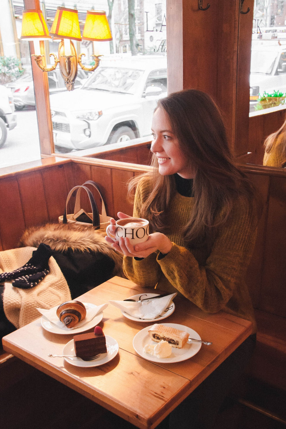 Маленькая кофейня в стиле эко