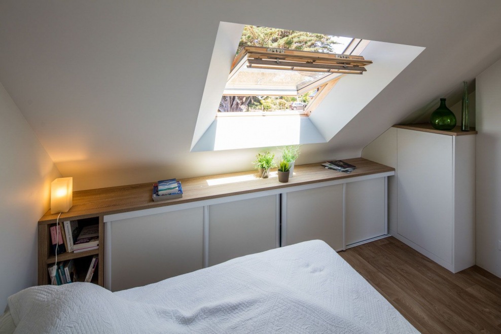 Полки на мансарде