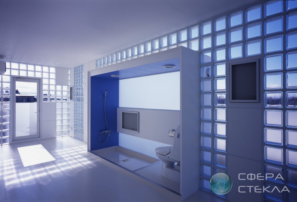 Стена из стеклоблоков