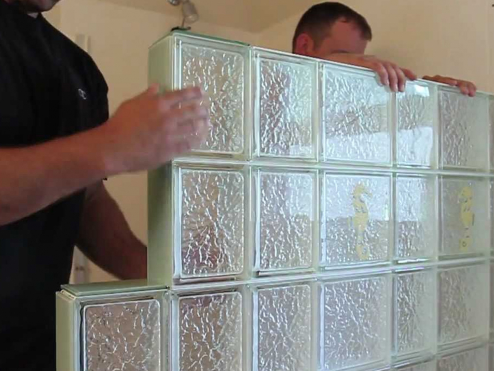 Монтаж стеклянных блоков