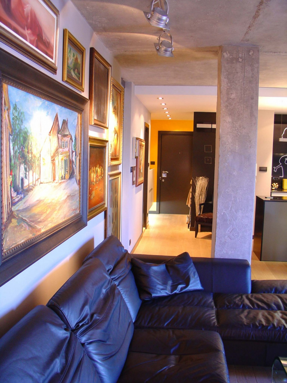 Одинокий мужчина интерьер