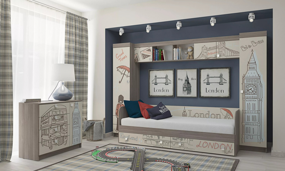 Декор розовых стен