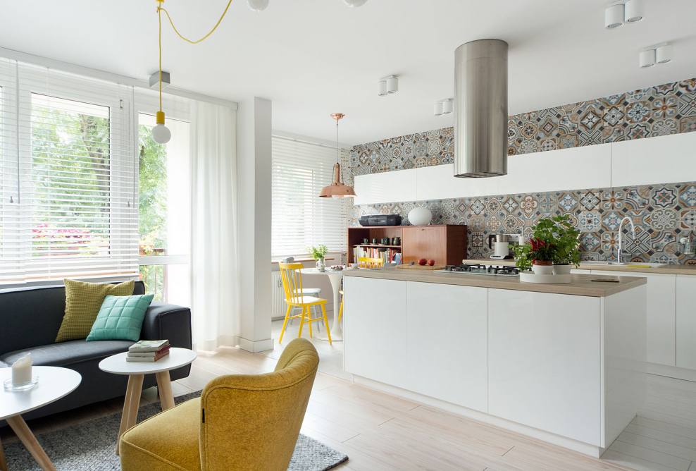 Кухня в ярких тонах