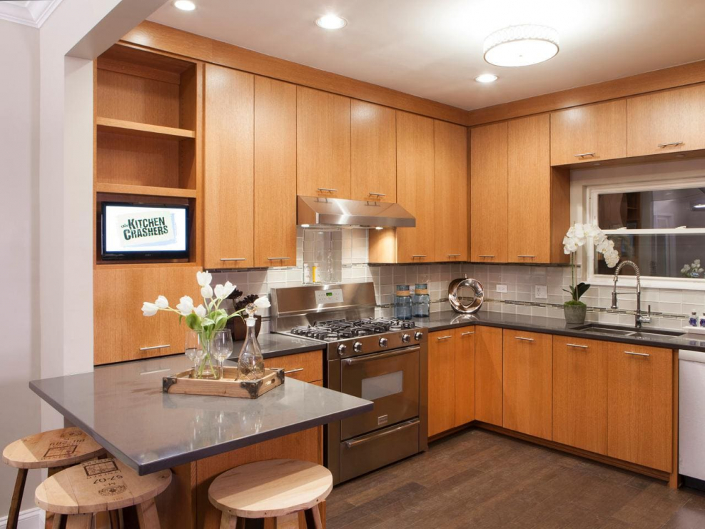 Кухонный гарнитур под потолок