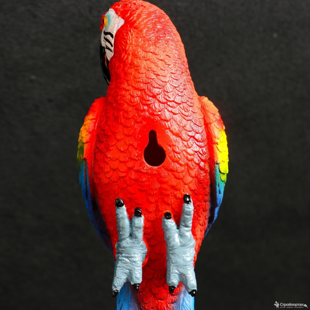 Композиция с красными ягодами зимняя