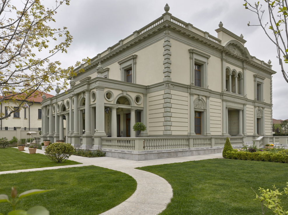 Стиль неоклассицизм в архитектуре Болгарии, Венгрии,