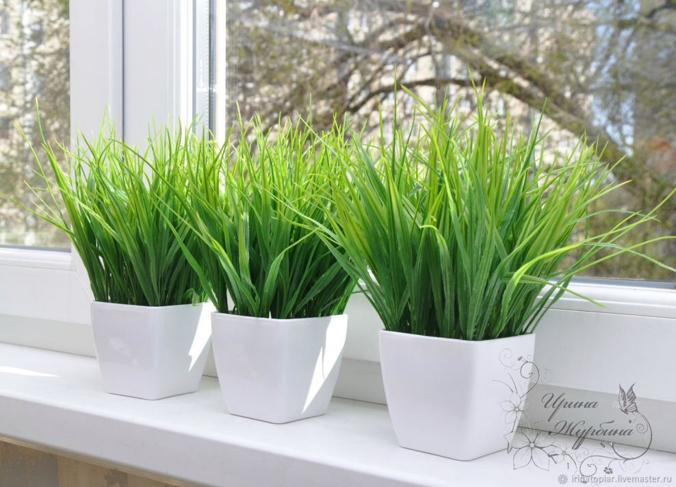 Искусственная трава в горшке