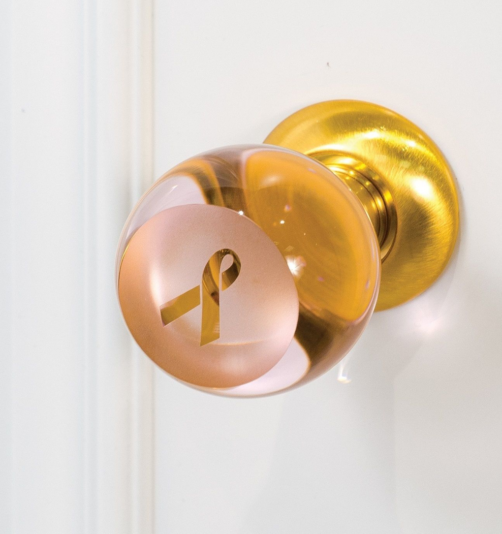 Серый с золотом в интерьере