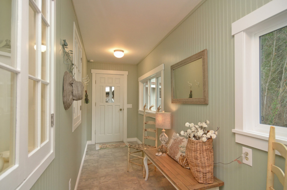 Оливковая прихожая