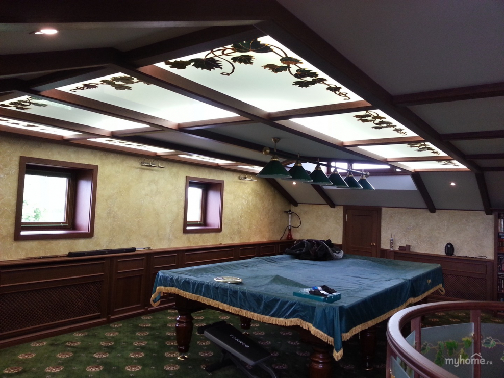 Гостиная с бильярдом