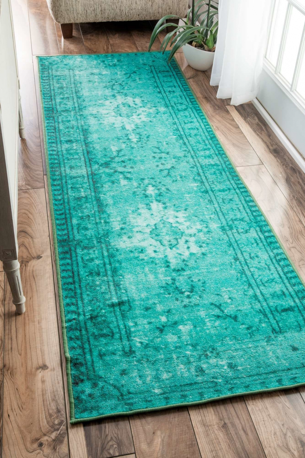 Бирюзовая ковровая дорожка