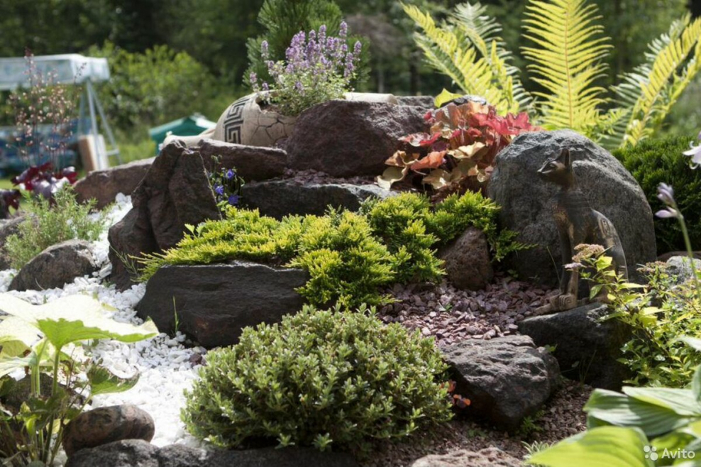 Клумба горка Альпийская петунья