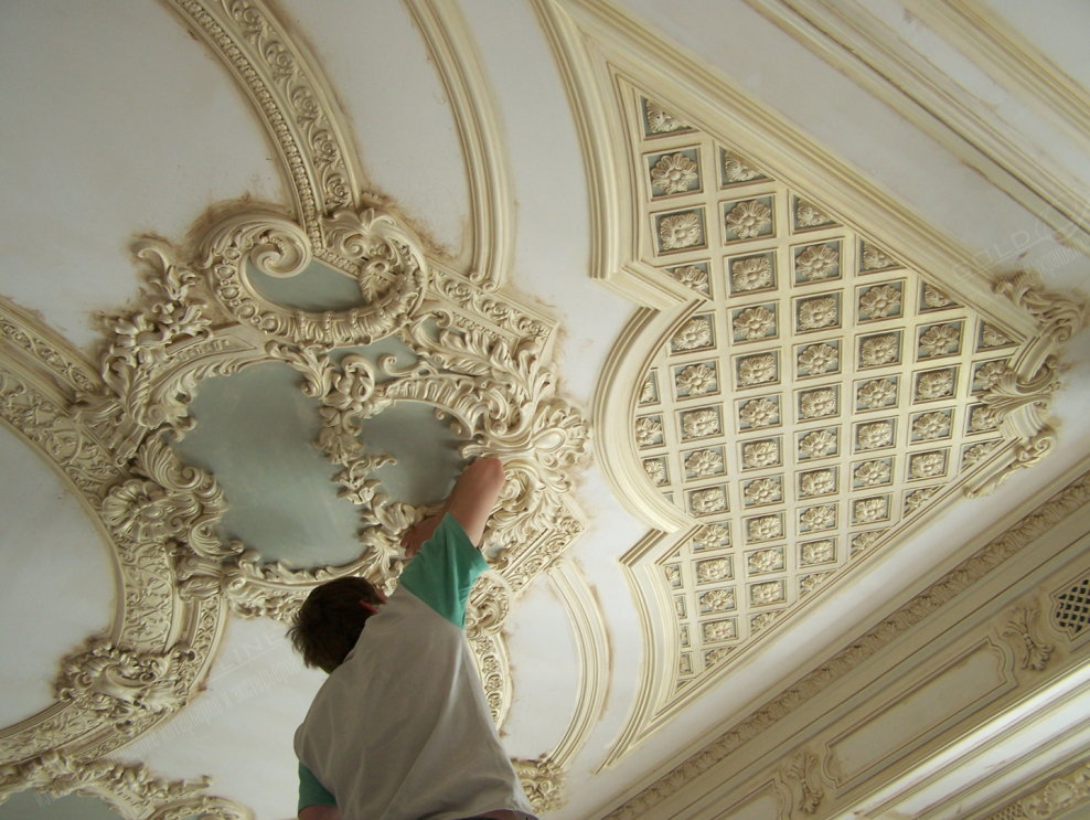 Лепные потолки из гипса
