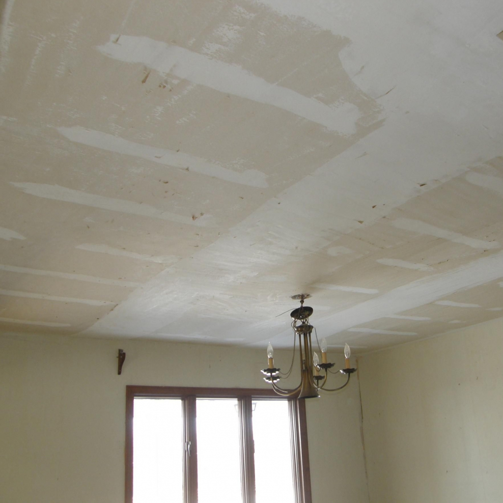 Неровный потолок