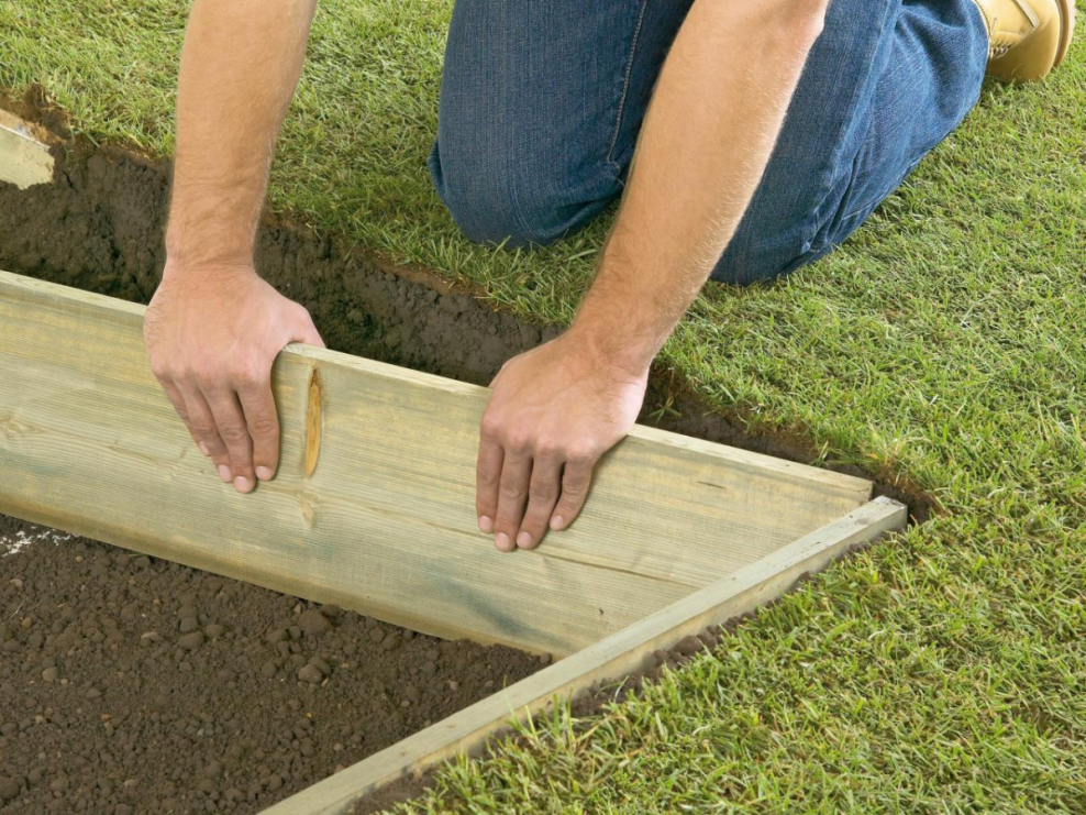 Бордюр из досок