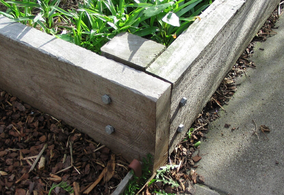 Опалубка для бетонных грядок