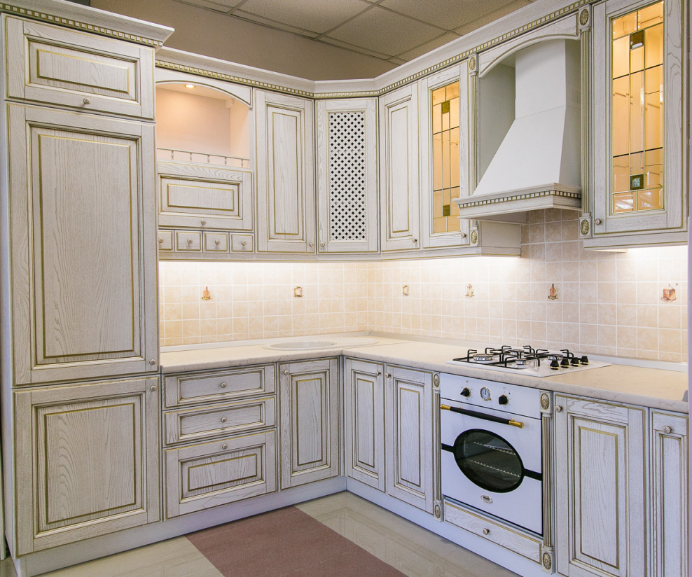 Кухня Анжелика ясень патина Бител