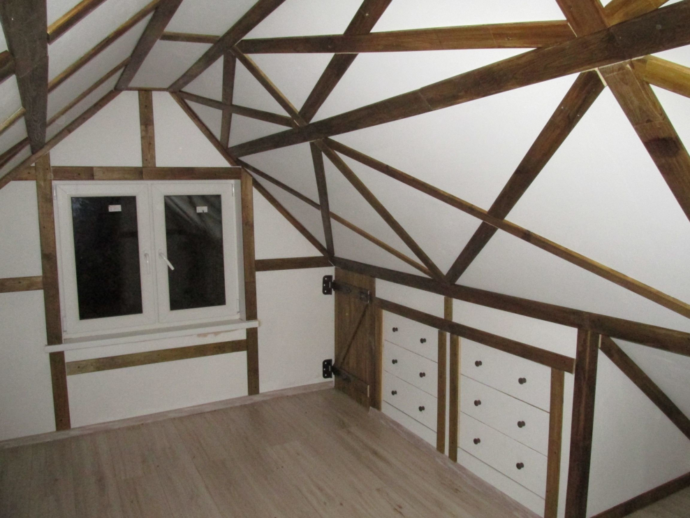 Потолок в стиле фахверк
