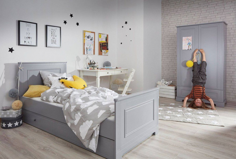 Детская с серыми стенами