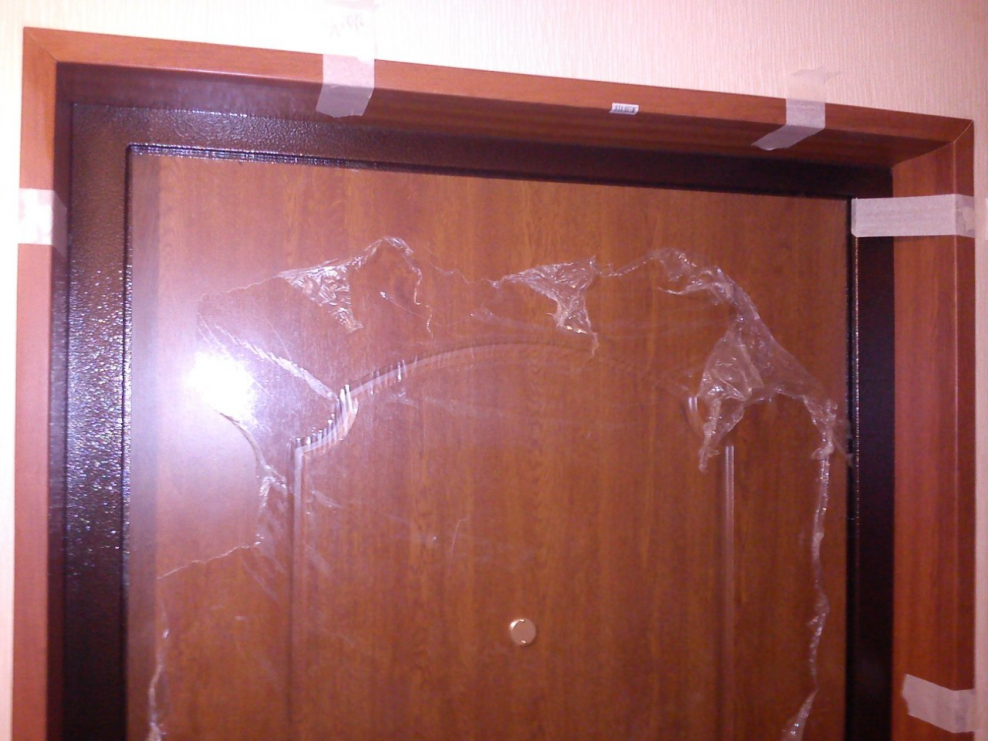 Отделка дверных откосов доборами