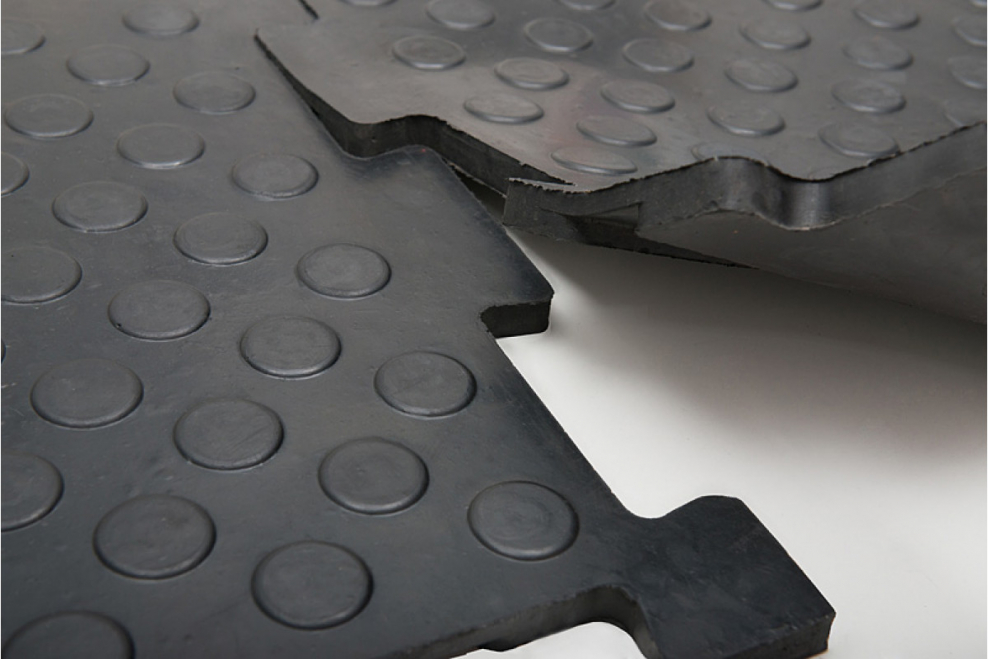 Резиновая плитка для гаража Унидор, 20 мм