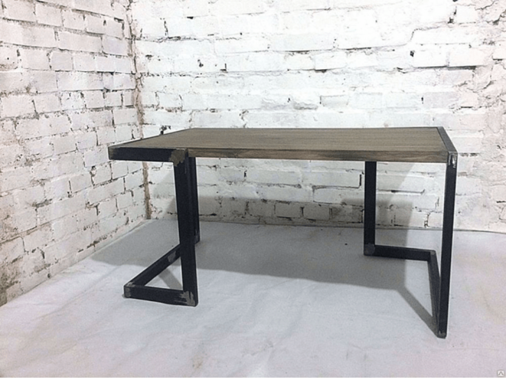 Кухня из металла и дерева