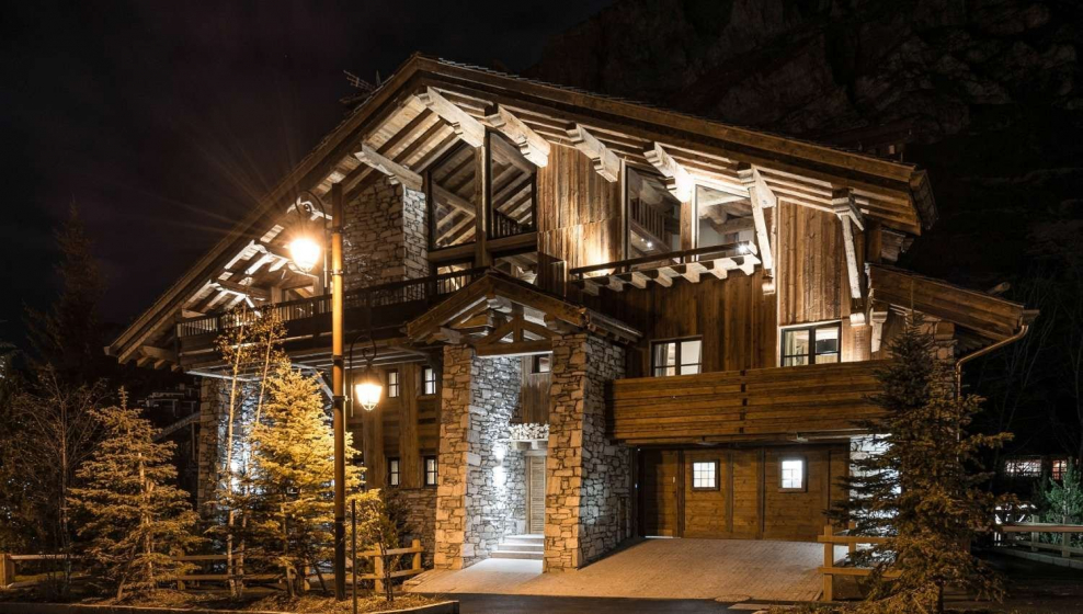 Стиль Шале в архитектуре фасад