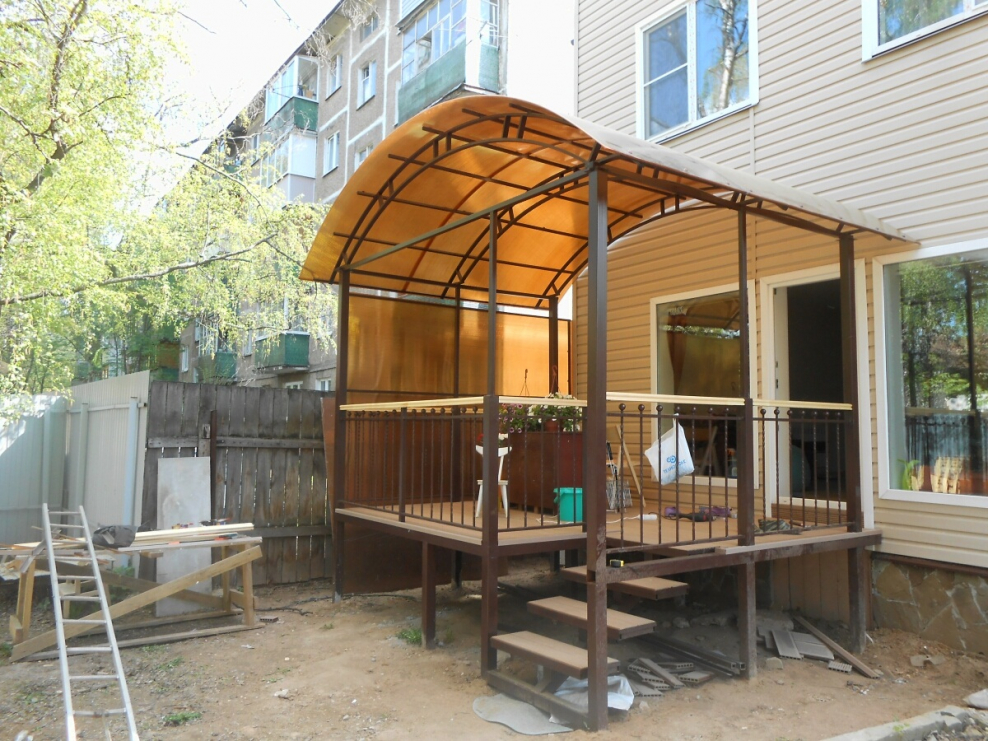 Навес для террасы из металла