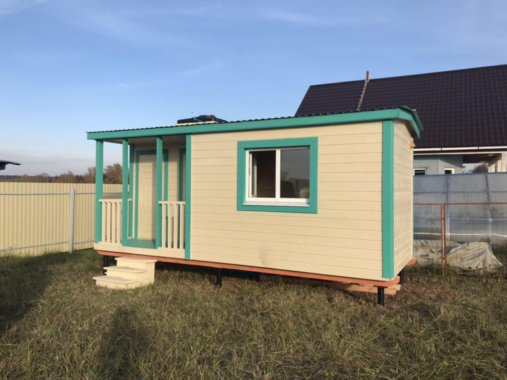 Дачная бытовка с верандой Зодчий