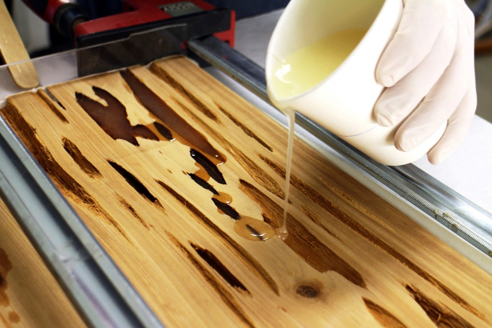 Эпоксидные смолы для заливки древесины