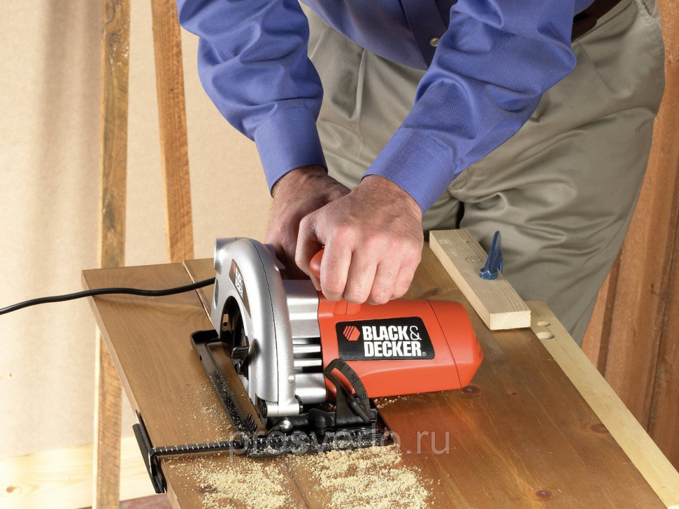 Циркулярная пила Black Decker