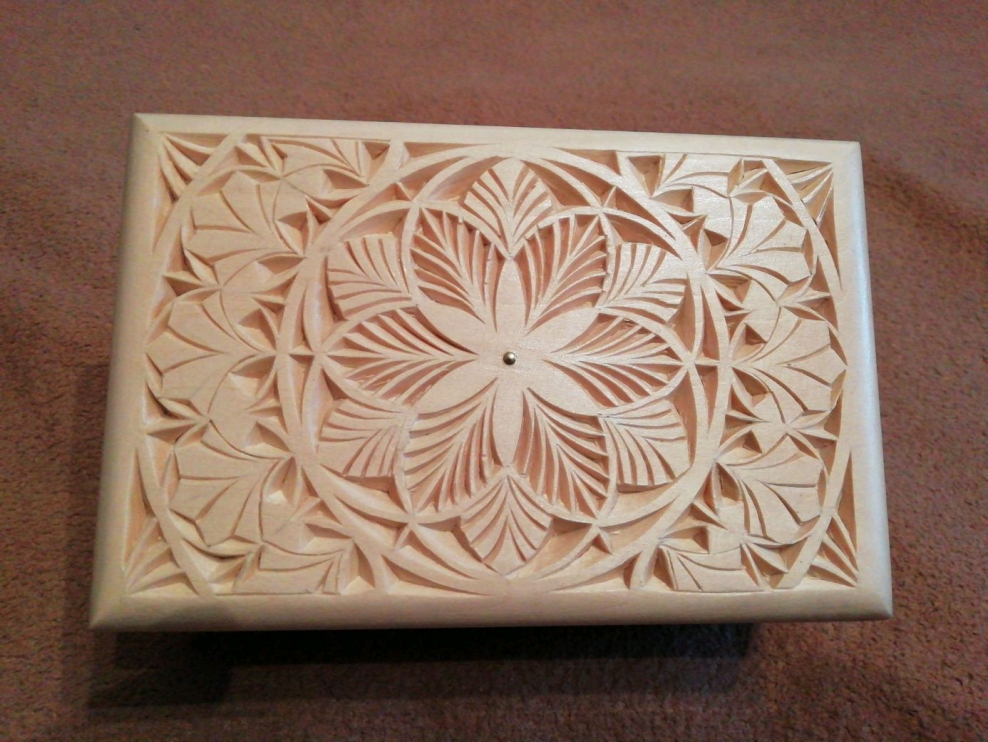 Шкатулка резная e244185