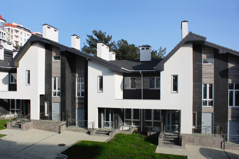 Комплекс апартаментов и таунхаусов Fellini