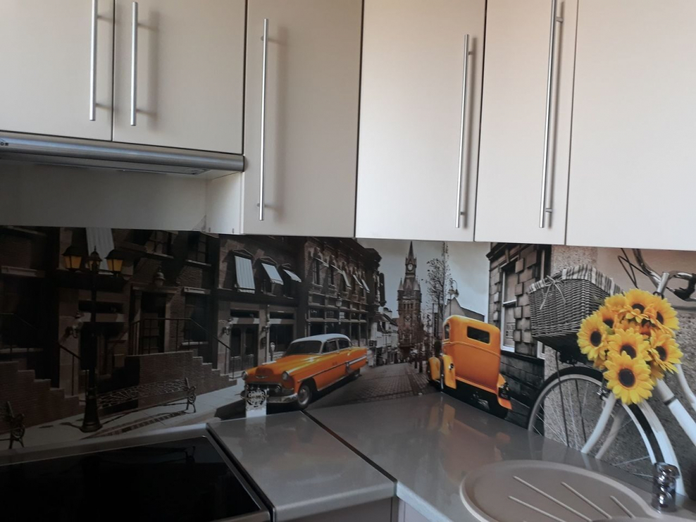 Раздвижной фартук на кухне