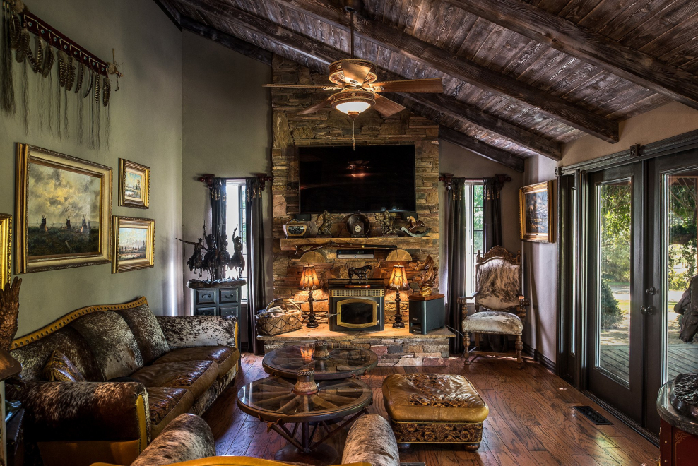 Гостиная в старинном стиле