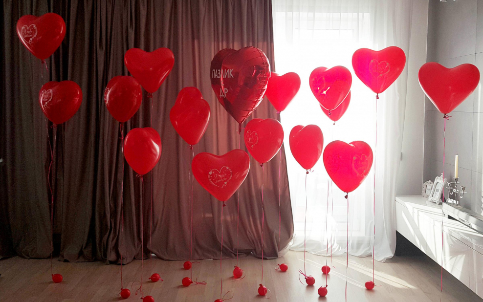 Украшение комнаты шарами