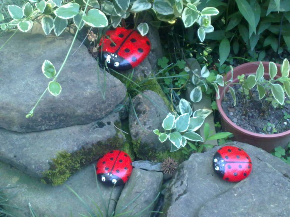Украшения для сада из гальки