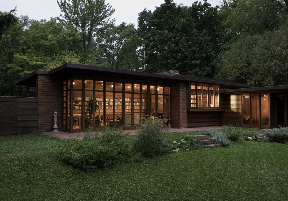 Проект одноэтажного особняка в стиле Ллойда Райта