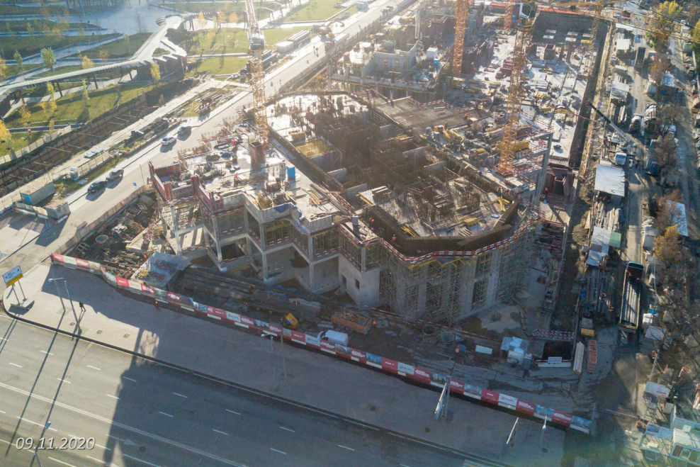 Стройка на территории завода ЗИЛ