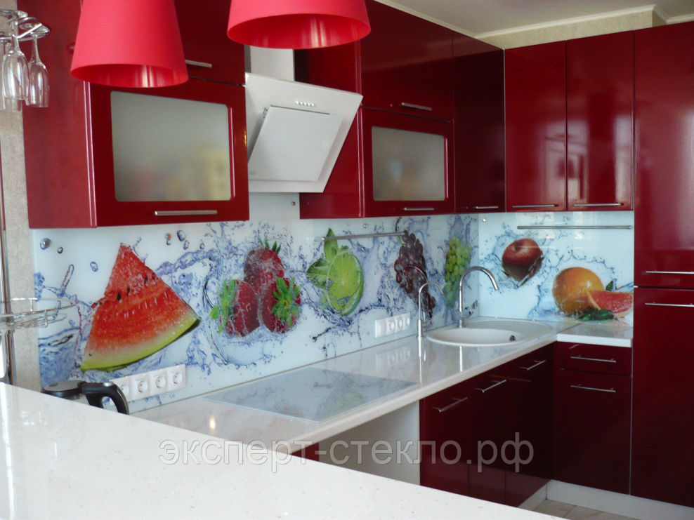 Стеклянные кухонные фартуки
