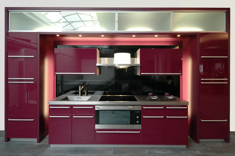 Закрытый кухонный гарнитур