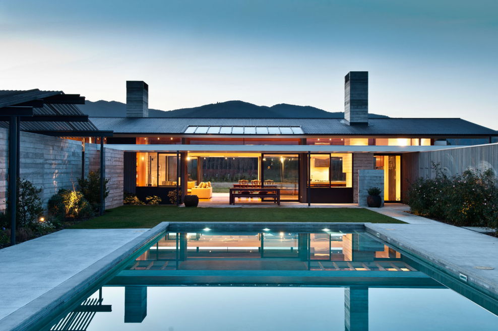 Одноэтажный дом с бассейном