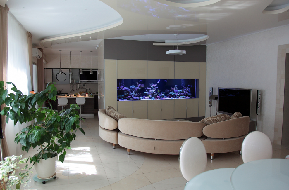 Аквариум в интерьере кухни