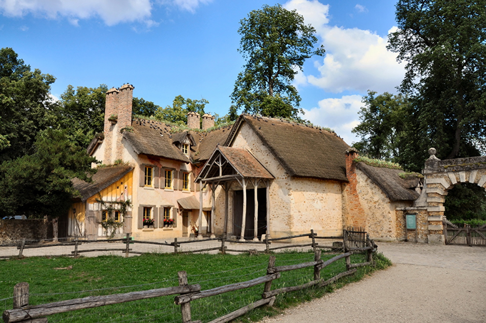 Деревня королевы Марии-Антуанетты Версаль