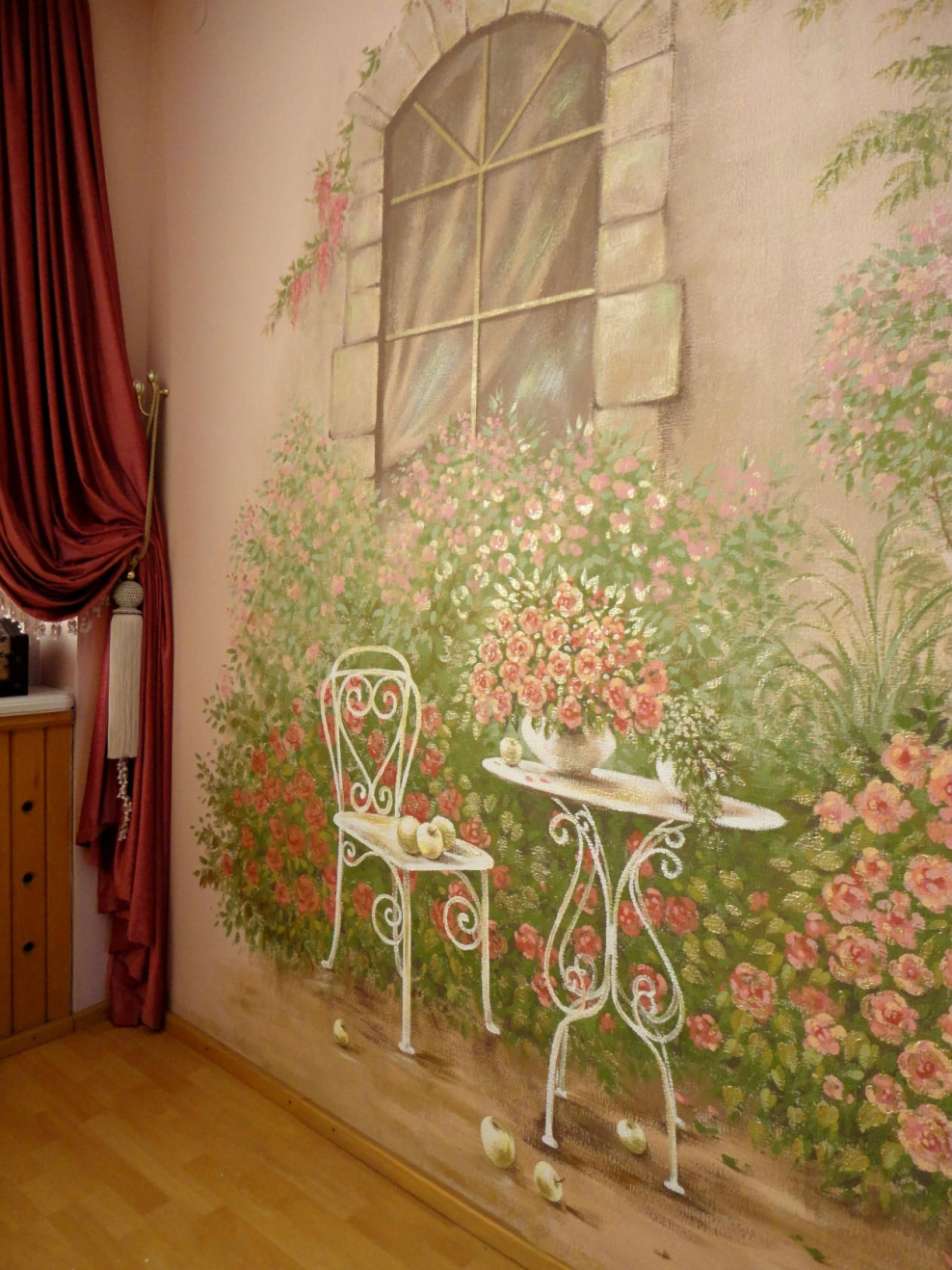 Художественная роспись стен цветы