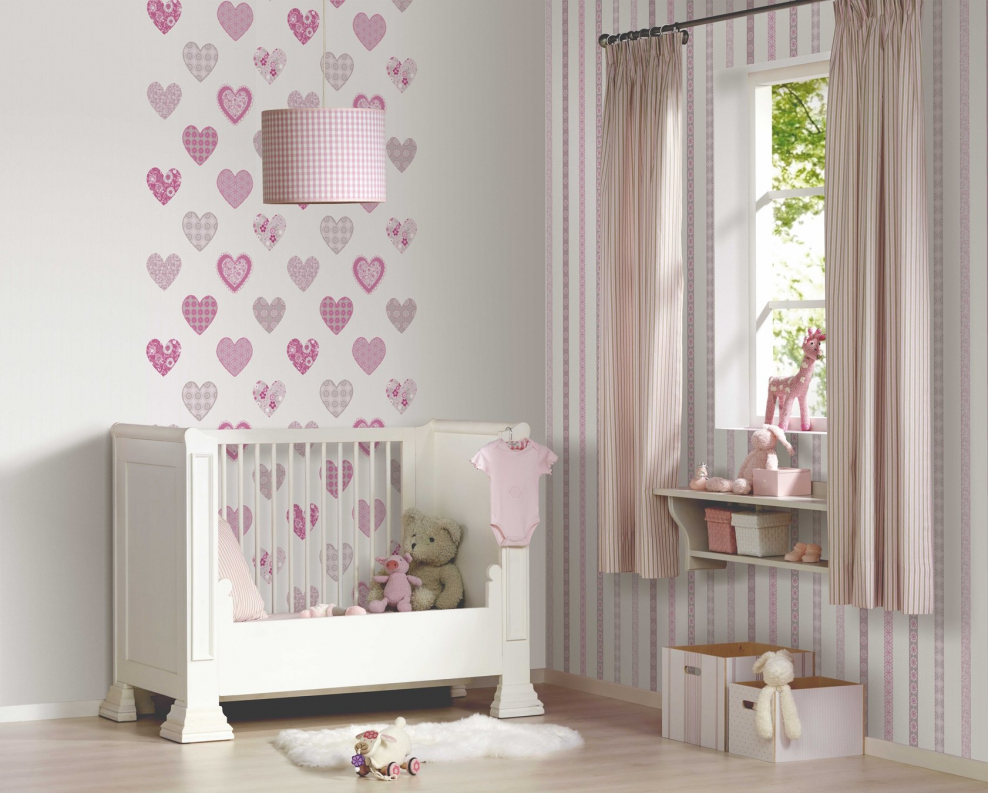 Горизонтальное комбинирование обоев в детской