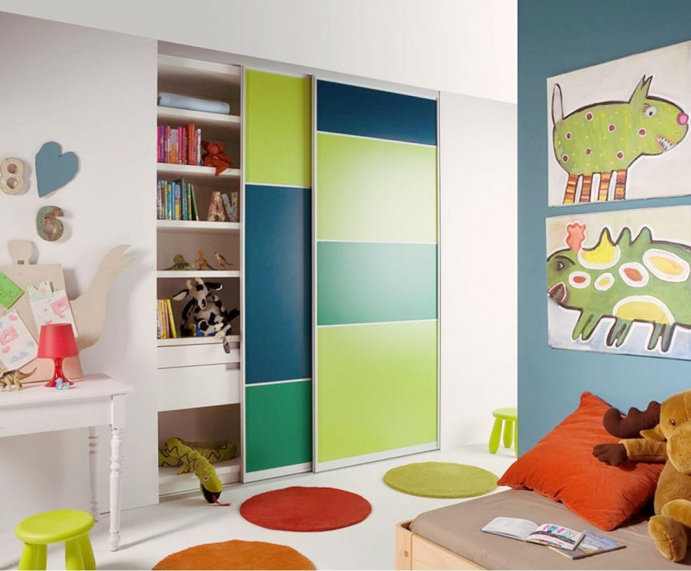 Шкаф в детскую комнату