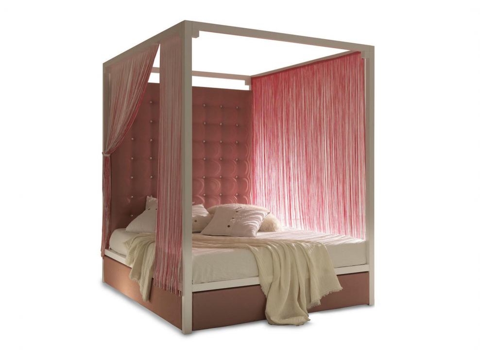 Кровать с балдахином