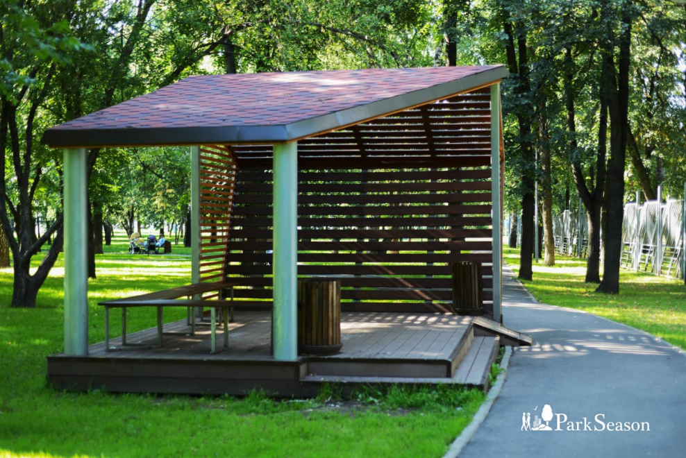 Аллея вдоль тысячника Волжский